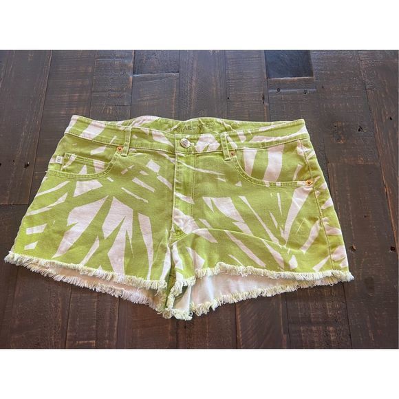 Michael Kors Pants - Michael Kors Women's Denim Palm Leaf Cut-Off Jean Shorts Green Size 6 tj d